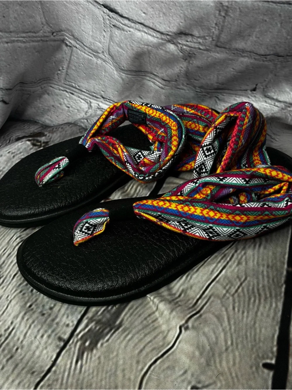 Sanuk Yoga Sling Boho Chic Aztec Tribal Fabric Festival Casual Thong Sandals 6